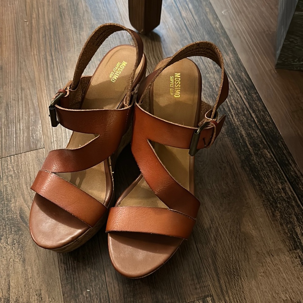 Womens wedge heel sandal size 8 !